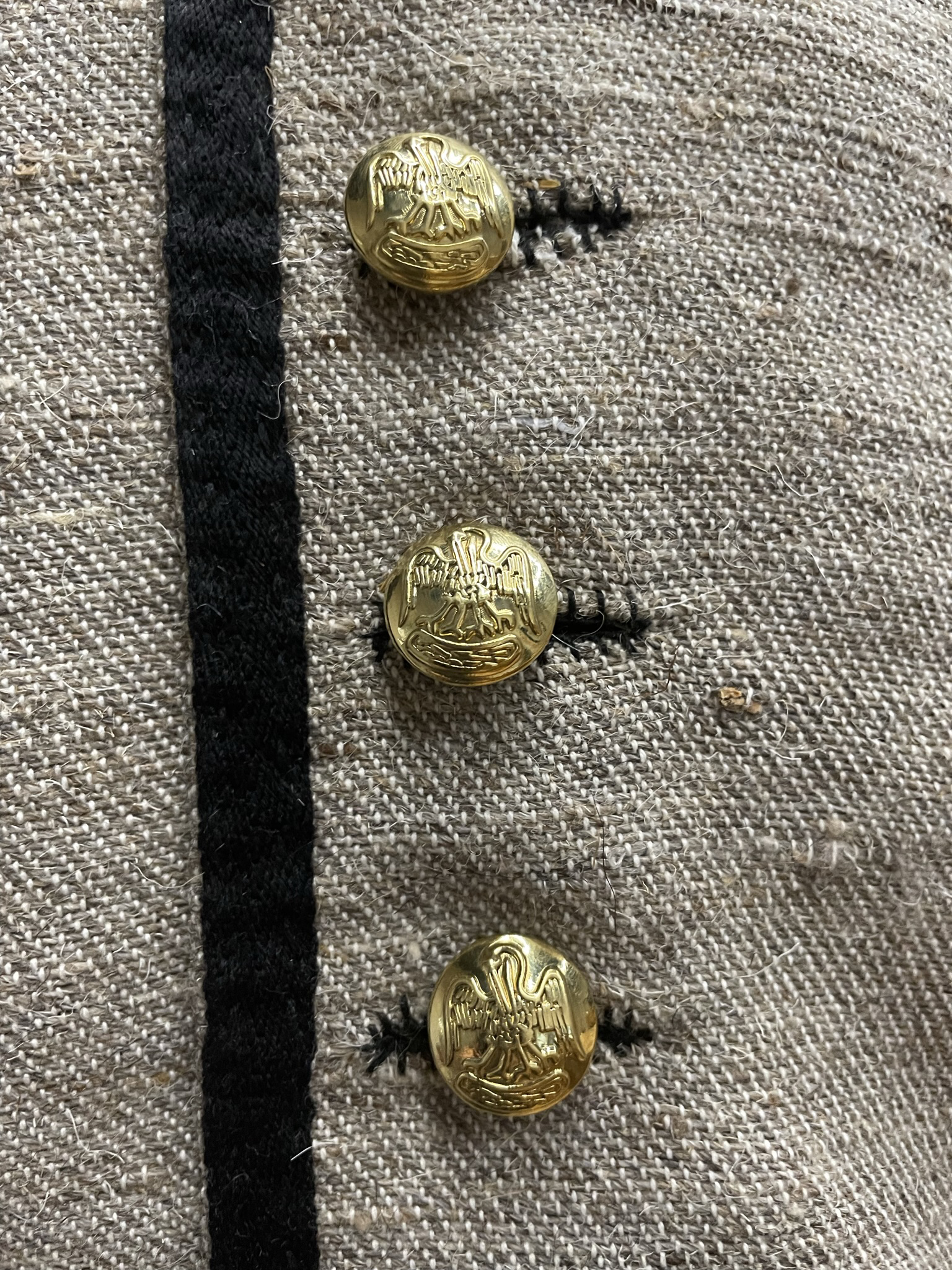 LouisanaFrock_buttons
